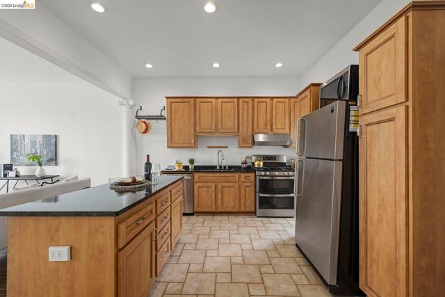 1082 Church ST, San Francisco, CA 94114