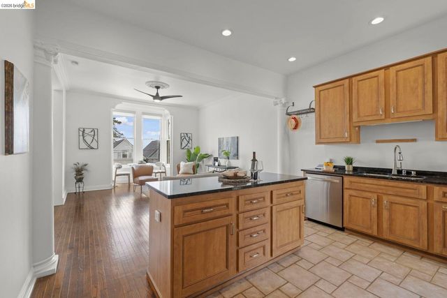 1082 Church ST, San Francisco, CA 94114