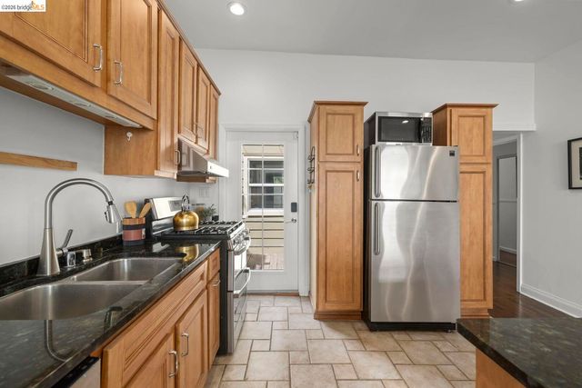 1082 Church ST, San Francisco, CA 94114