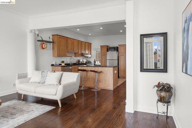 1082 Church ST, San Francisco, CA 94114