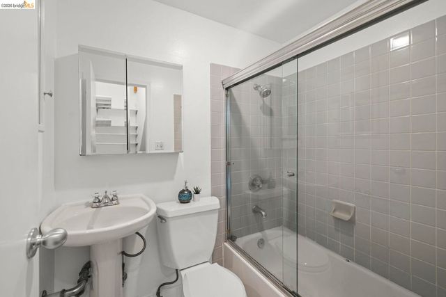 1082 Church ST, San Francisco, CA 94114