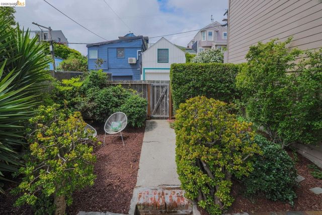 1082 Church ST, San Francisco, CA 94114