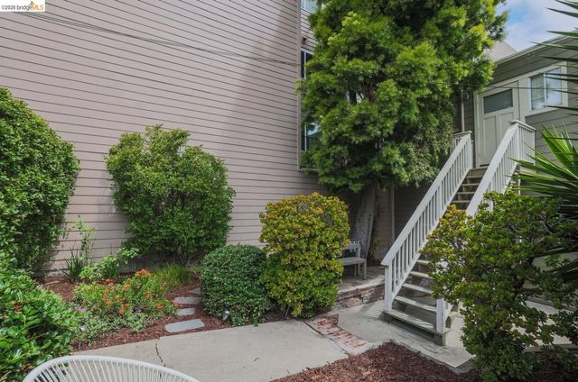 1082 Church ST, San Francisco, CA 94114