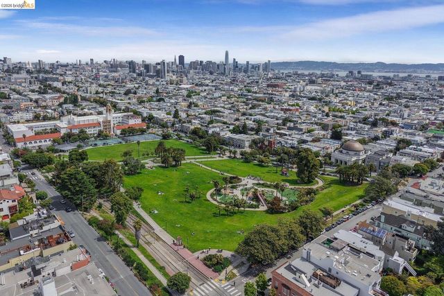 1082 Church ST, San Francisco, CA 94114