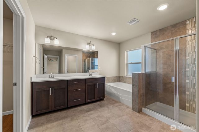 20416 SE 257th St, Covington, WA 98042