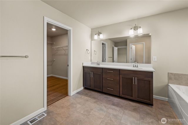 20416 SE 257th St, Covington, WA 98042