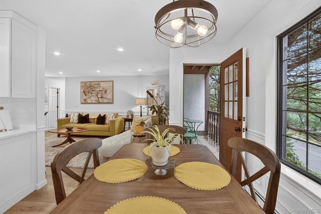 121 Foxwood Circle 121, Mount Kisco, NY 10549