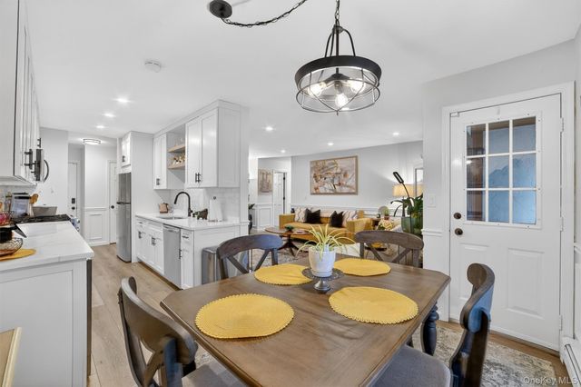 121 Foxwood Circle 121, Mount Kisco, NY 10549