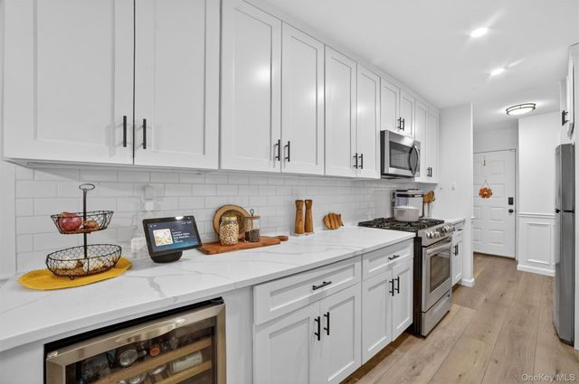 121 Foxwood Circle 121, Mount Kisco, NY 10549