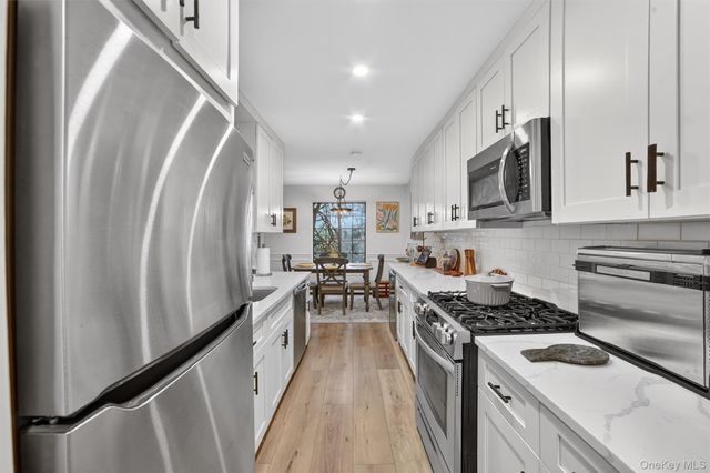 121 Foxwood Circle 121, Mount Kisco, NY 10549