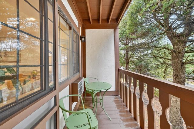 121 Foxwood Circle 121, Mount Kisco, NY 10549