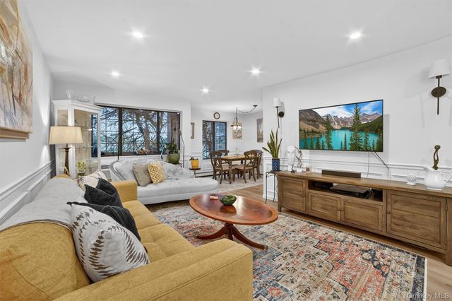 121 Foxwood Circle 121, Mount Kisco, NY 10549