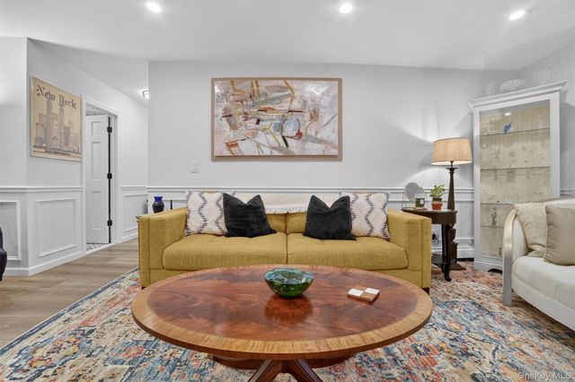 121 Foxwood Circle 121, Mount Kisco, NY 10549