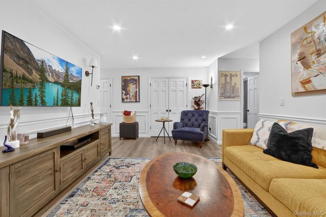 121 Foxwood Circle 121, Mount Kisco, NY 10549