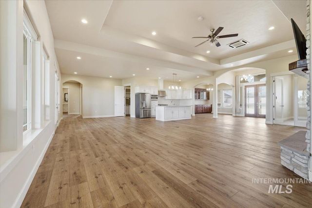 11274 W Royal Ridge Ct, Nampa, ID 83686