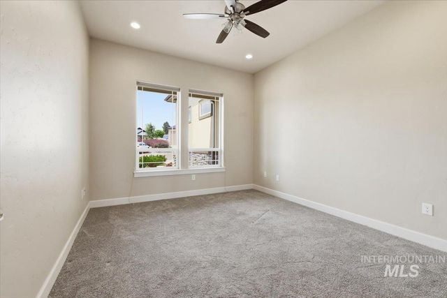 11274 W Royal Ridge Ct, Nampa, ID 83686