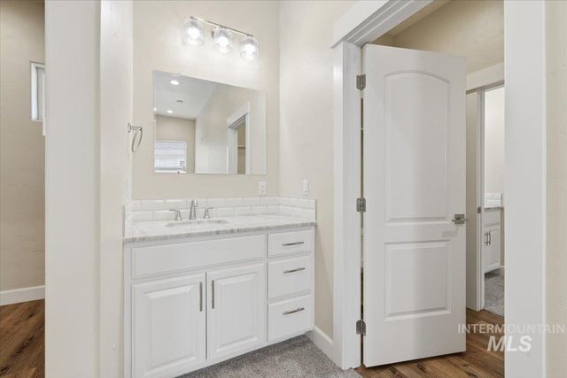 11274 W Royal Ridge Ct, Nampa, ID 83686