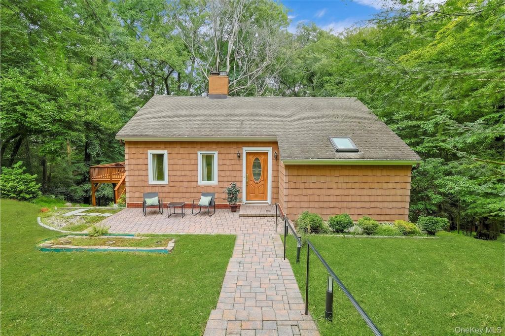 10 Highclere Lane, Valhalla, NY 10595 — exterior