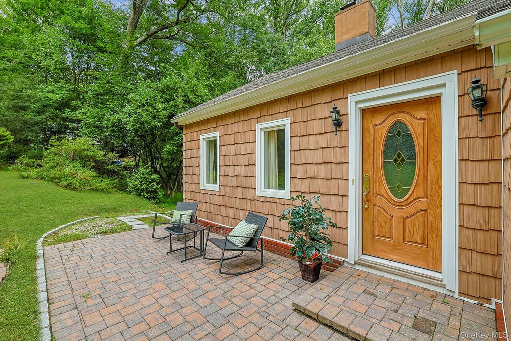 10 Highclere Lane, Valhalla, NY 10595 — photo 3
