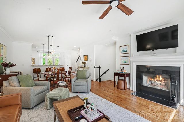 239 N Dotger Avenue, Charlotte, NC 28207