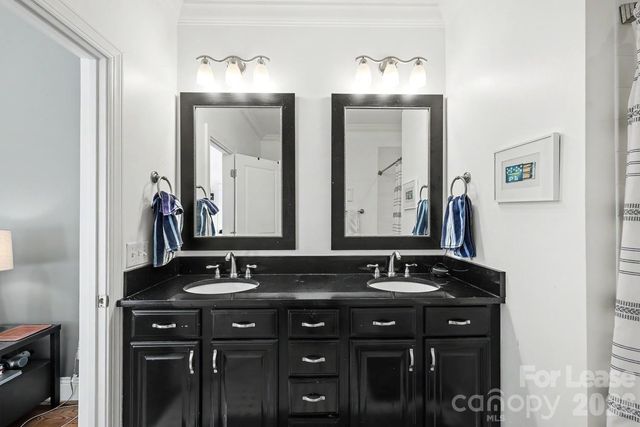 239 N Dotger Avenue, Charlotte, NC 28207
