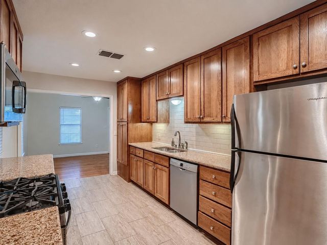 2009 Richcreek RD, Austin, TX 78757