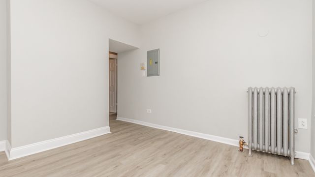 2722 W Rosemont Avenue 2, Chicago, IL 60659