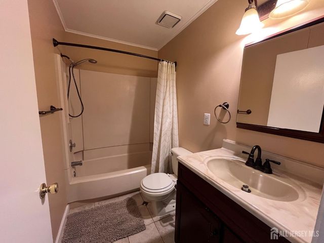 1807 Bayhead Drive, Sayreville, NJ 08859