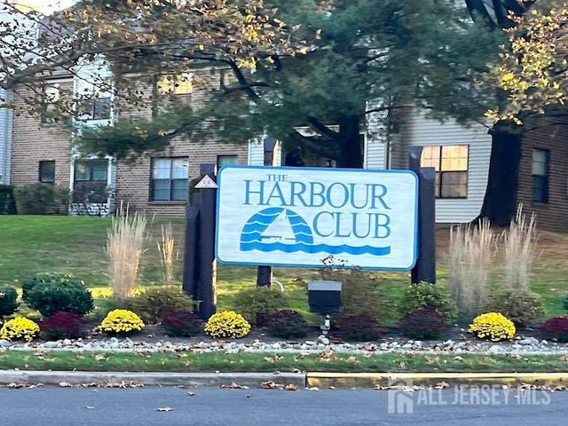 1807 Bayhead Drive, Sayreville, NJ 08859