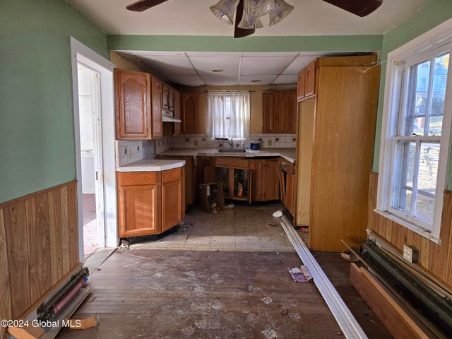 37 Pleasant Street, Voorheesville, NY 12186