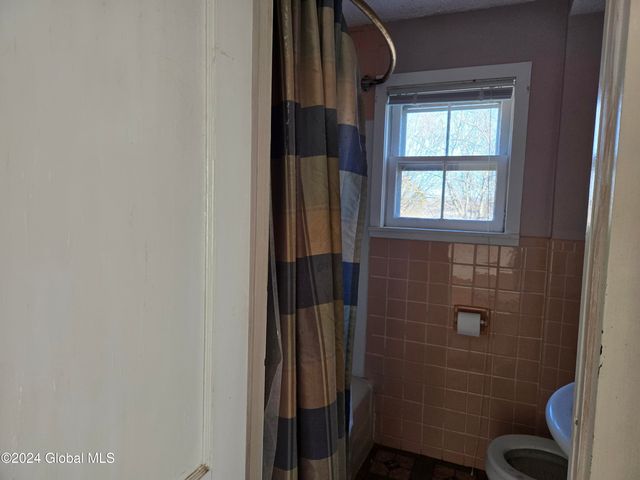 37 Pleasant Street, Voorheesville, NY 12186