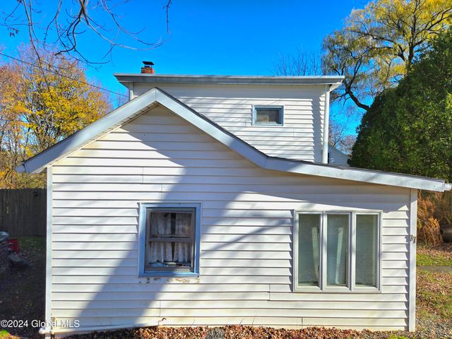 37 Pleasant Street, Voorheesville, NY 12186