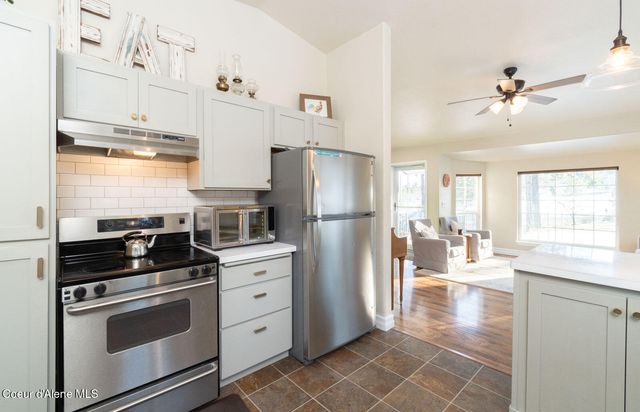 17783 W Rice AVE, Hauser, ID 83854