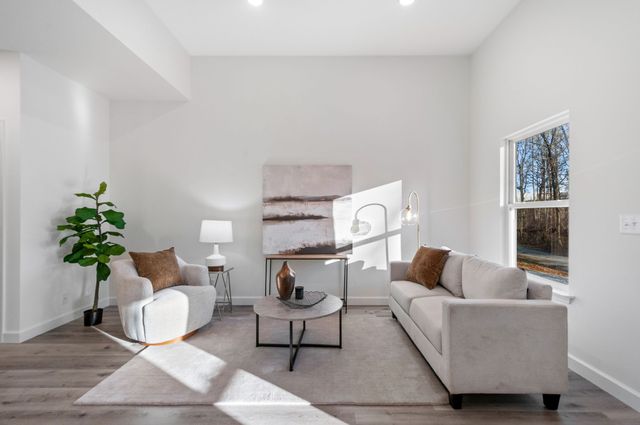 1118C W First Street, Dickson, TN 37055