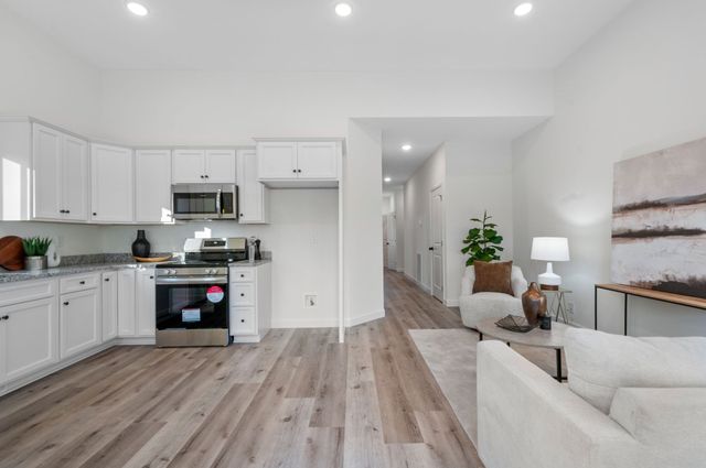 1118C W First Street, Dickson, TN 37055