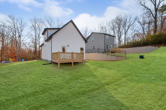 1118C W First Street, Dickson, TN 37055