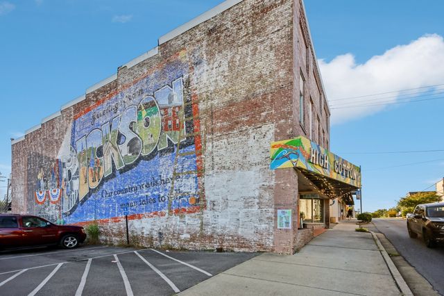 1118C W First Street, Dickson, TN 37055