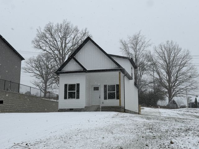 1118C W First Street, Dickson, TN 37055