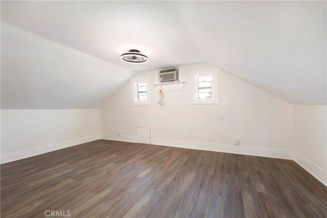 1887 Saint Louis Avenue, Signal Hill, CA 90755