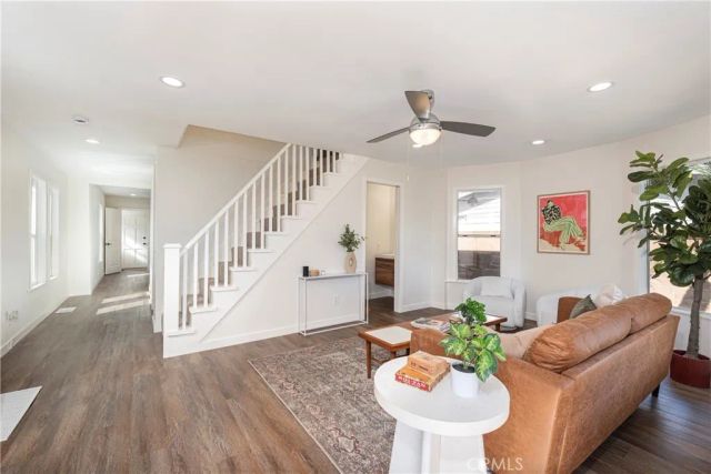 1887 Saint Louis Avenue, Signal Hill, CA 90755