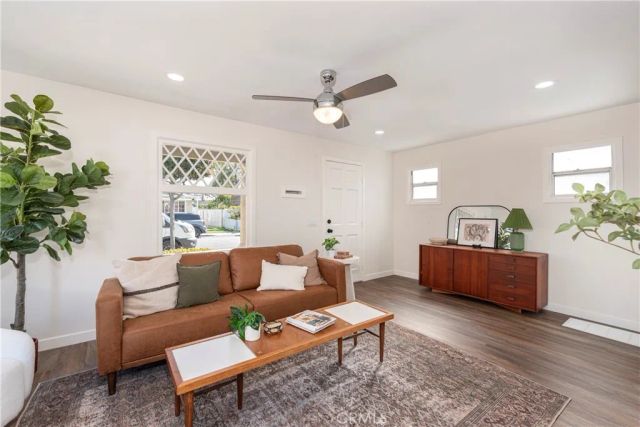 1887 Saint Louis Avenue, Signal Hill, CA 90755