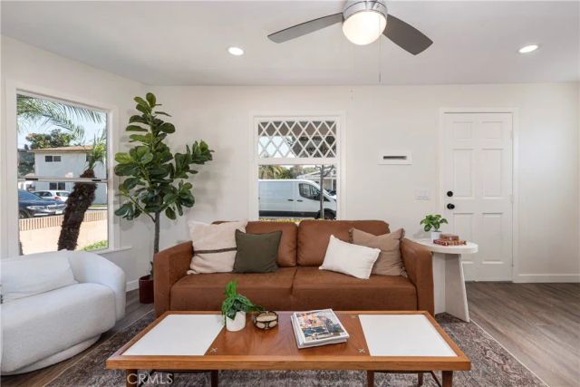 1887 Saint Louis Avenue, Signal Hill, CA 90755