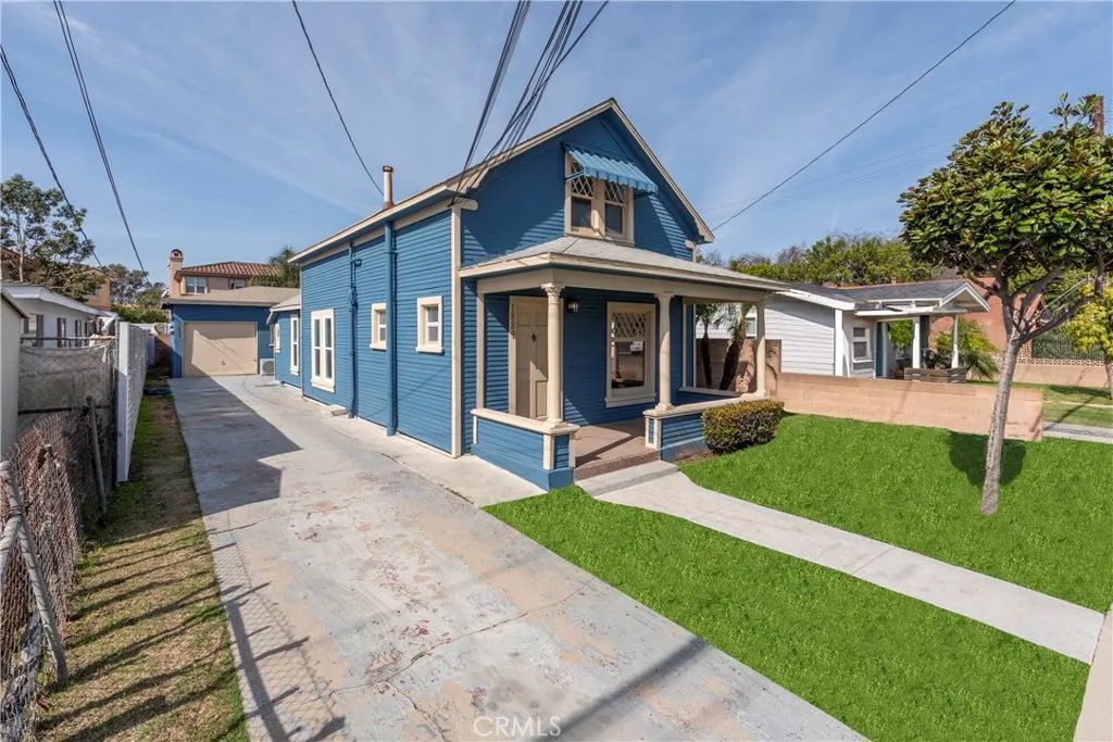1887 Saint Louis Avenue, Signal Hill, CA 90755