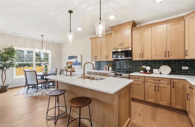 6809 Orchard Path Drive, Clemmons, NC 27012