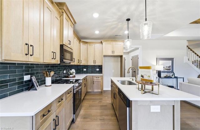 6809 Orchard Path Drive, Clemmons, NC 27012