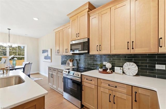 6809 Orchard Path Drive, Clemmons, NC 27012