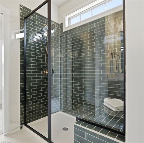 6809 Orchard Path Drive, Clemmons, NC 27012