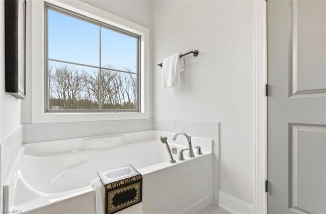 6809 Orchard Path Drive, Clemmons, NC 27012