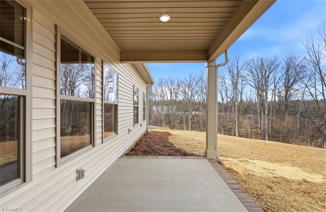 6809 Orchard Path Drive, Clemmons, NC 27012