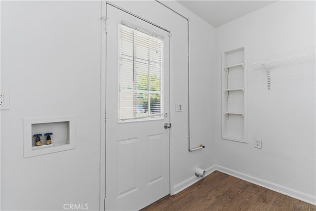 17363 Saticoy Street, Northridge, CA 91325